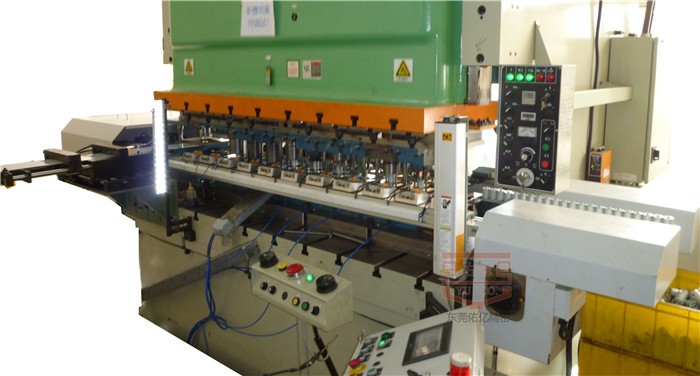 企业如何在二次元、三次元机械手中如何做出选择